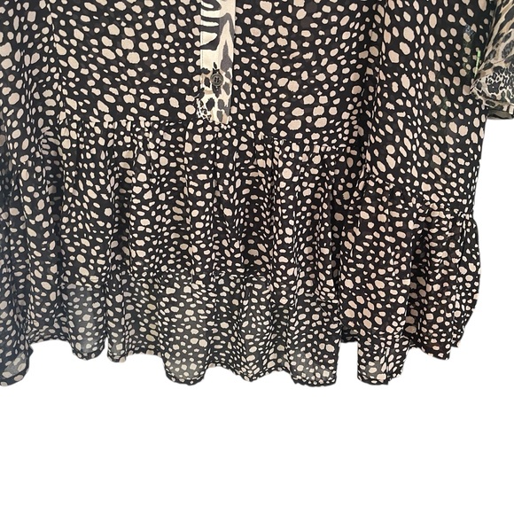 Umgee Women’s size Medium Black and White Polka Dot Blouse flutter sleeve - Picture 4 of 5